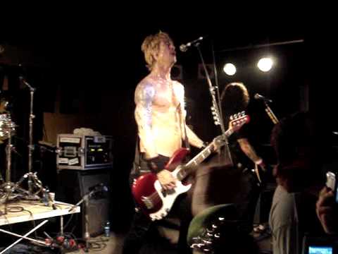 Duff McKagan's LOADED - GNR medley & It's so easy live