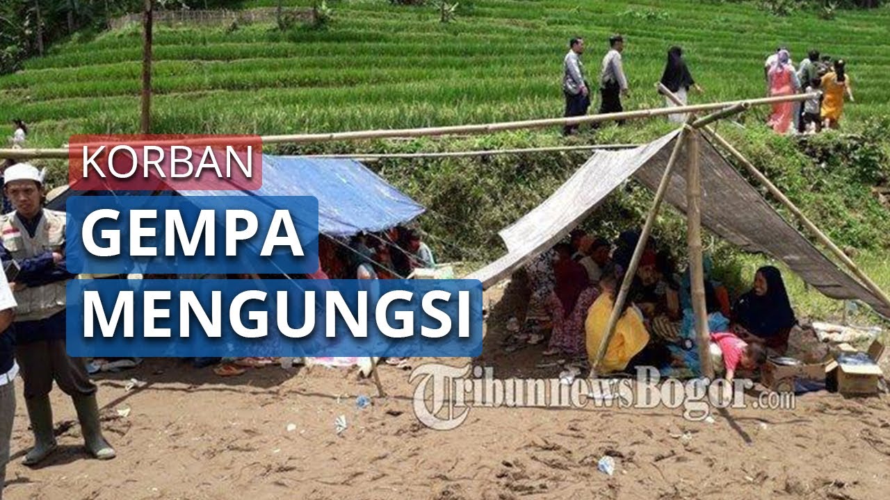 Puluhan warga di Kampung Cisalada Bogor Mengungsi di Sawah setelah
