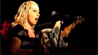 Anneke Van Giersbergen    &quot;Even the Spirits Are Afraid&quot; Live (Cover) The  Gathering