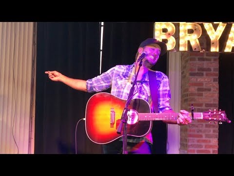 RARE: Luke Bryan (Acoustic) – Sunrise Sunburn Sunset LIVE // NASHVILLE // Broadway 2018 LUKE'S 32