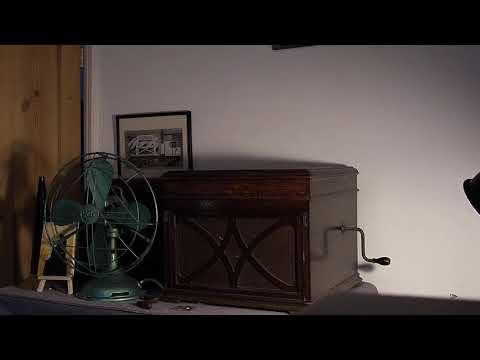 Hawaiian War Chant - Spike Jones and His Wacky Wakakians. With Chorus, 1946.