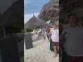 Vali Vijelie Promovând Muzica De Petrecere în Zanzibar
