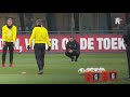 Robin van Persie heeft de groepstraining hervat en lijkt inzetbaar tegen PSV