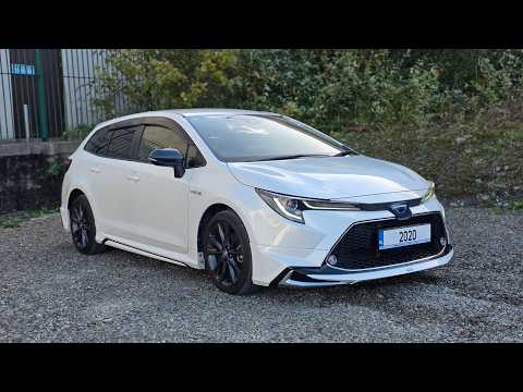2020 Toyota Corolla Touring WxB Hybrid - Image 2