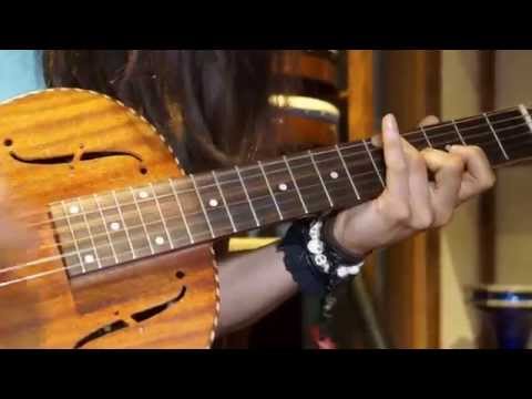 Folkfriends resophonic vintage guitar - played by Satria