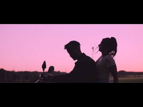 Kevin Yanik x Tomex - Moment (feat. Sophieflorie) - Official Music Video
