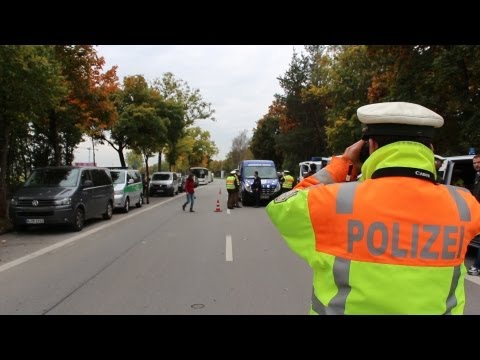 Blitzmarathon in München: So jagt die Polizei die Temposünder (10.10.2013)