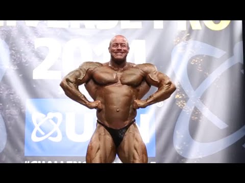 Gary Lister posing routine UNIVERSE 2014