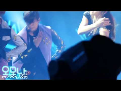 [HD] 130116 F(x) - Electric Shock @ Golden Disk Award in Malaysia