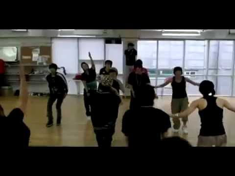 ZE:A DANCING TO 2NE1 FIRE