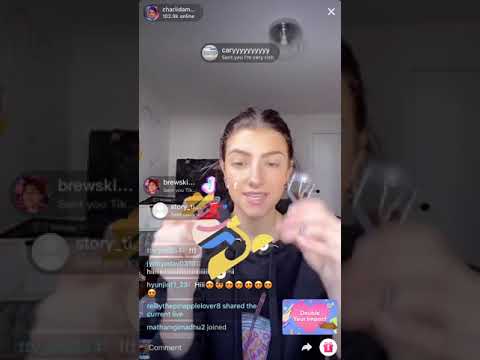 Charli Damelio doing her makeup on Live stream (05.03.2020)