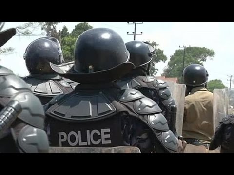 2 Ugandan opposition members arrested at Besigye's treason trial