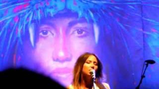 KT Tunstall, &quot;The Entertainer&quot; live Shepherds Bush