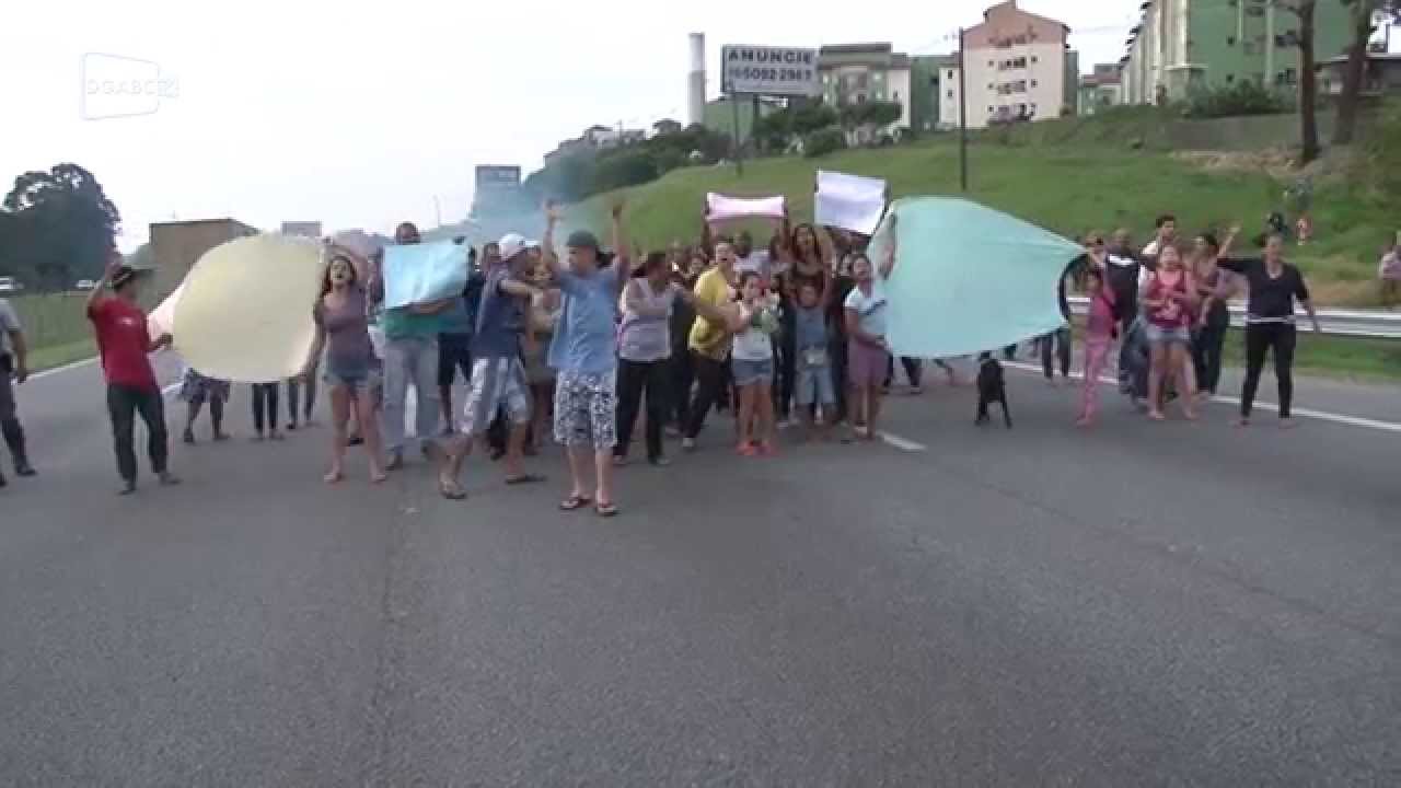 População de Diadema protesta pela falta da água; veja vídeo 