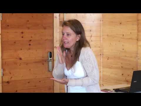 Conferência "Biodanza - Uma Pedagogia do Cuidado" por Ana Romão