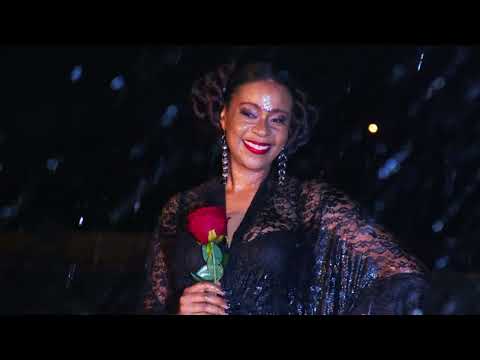 Marlene Amaro - A Cor Do Batom | Clipe Oficial