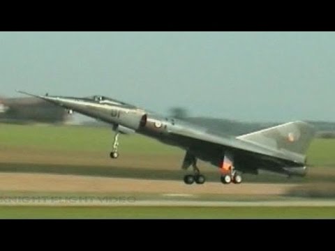 LAST TAKE OFF OF A DASSAULT MIRAGE IV SUPER SONIC BOMBER AT PAYERNE SWITZERLAND 2004