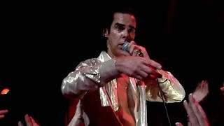 Nick Cave shuts up annoying audience member during &quot;Stagger Lee&quot; - Denver, 2014
