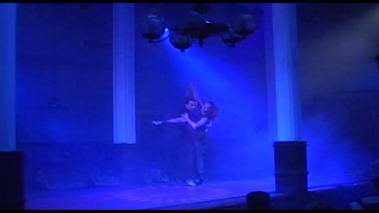 Gustavo Rosas. Tango.Libertango con Cristina Cortes en Chiquin de Buenos Aires.Julio 2006.Argentino.