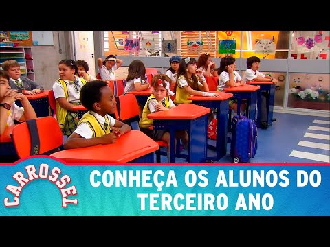#Começou! Professora Helena faz a primeira chamada da turma do terceiro ano | Carrossel 2022