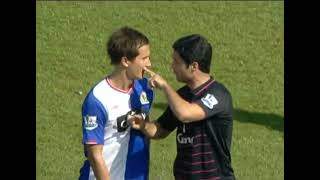 Mikel Arteta poking Morten Gamst Pedersen in the eye (Blackburn vs Everton 2010)