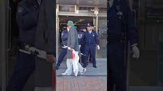 トラブル発生！、参政党支持者とアンチ参政党員のあいだに、ひと悶着があった模様、あいだに入る警視庁警察官👮🚨、練馬駅🚉