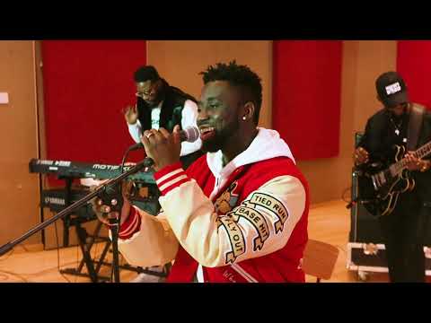 BRIANO- TOL3G3(Acoustic Session-Official Video) ft. Afro Gents