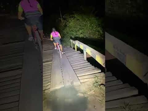 Pedal noturno com 100 ciclistas para o Kilombo pitimandeua em inhangapi para