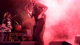 De Staat - Old MacDonald Don&#39;t Have No Farm No More - Live - 17-06-2011 in Den Haag grote Markt nr5