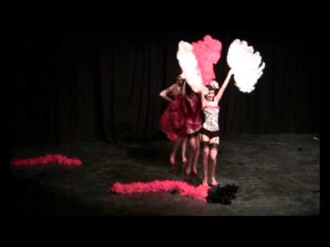 Evil, evil Girrrls Burlesque Show (Feather Fan)