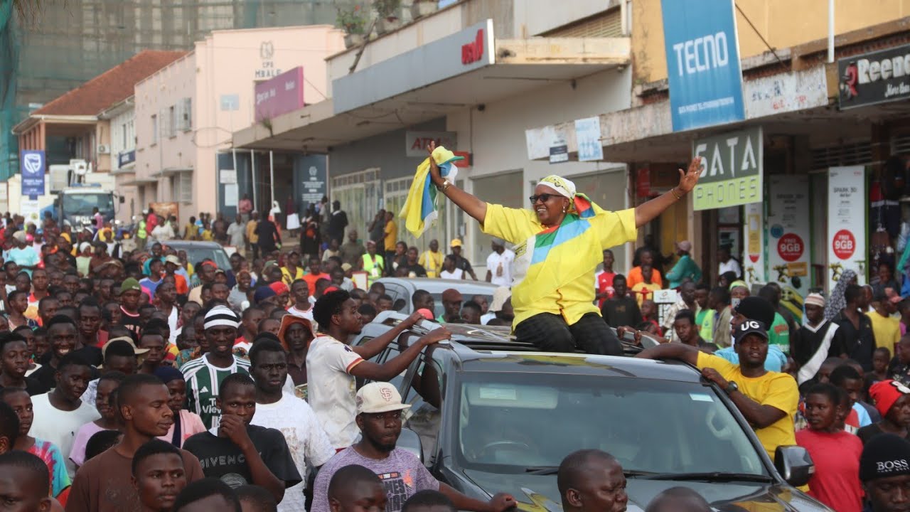 Big sister makes huge victory parade through Mbale City as natives show her love ❤