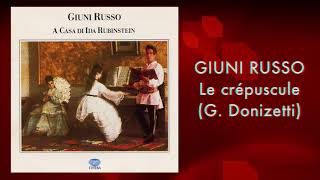 Kadr z teledysku Le crépuscule tekst piosenki Giuni Russo