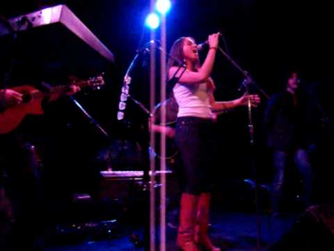 Amie Miriello - Hey (live)