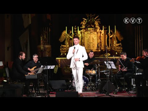 VÁSÁRY ANDRÉ LÉPETT FEL AZ IDEI ADVENTI KONCERT ALKALMÁVAL