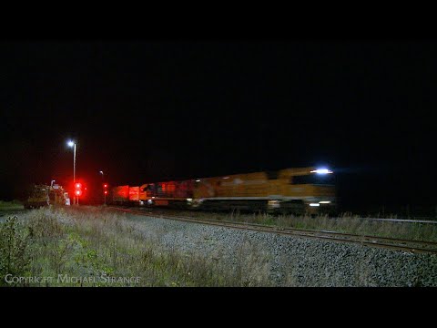 3PM6 Intermodal Freight Train At Night (2/9/2022) - PoathTV Australian Railways