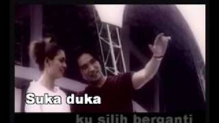 Download lagu Axl`s_-_seandainya kita sehati sejiwa mp3 Download lagu Axl`s_-_seandainya kita sehati sejiwa mp3