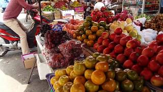 preview picture of video 'Chbar Ampov market, Phnom Penh - Chợ cầu Sài Gòn'