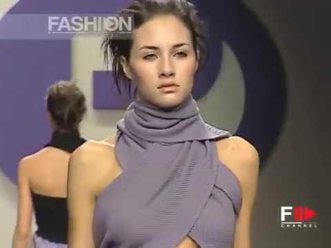 "Rochas" Autumn Winter 2001 2002 3 of 3 Paris Pret a Porter by Fashion Channel