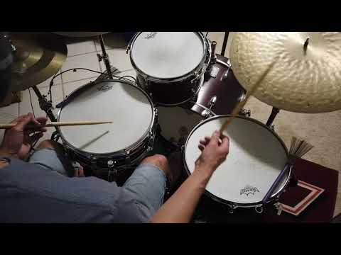 Drum Minute - Switching Brushes to Sticks while Playing