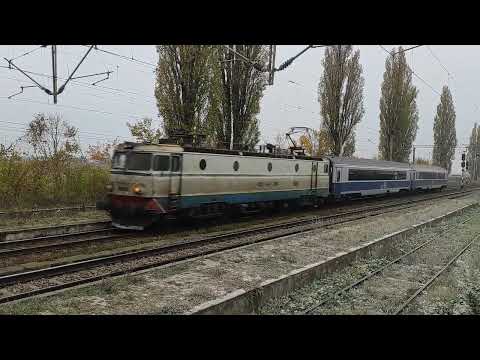 Tren IR1541 Brasov - Iasi trece prin Sabaoani cu 40-0801-3 - 05.11.2022