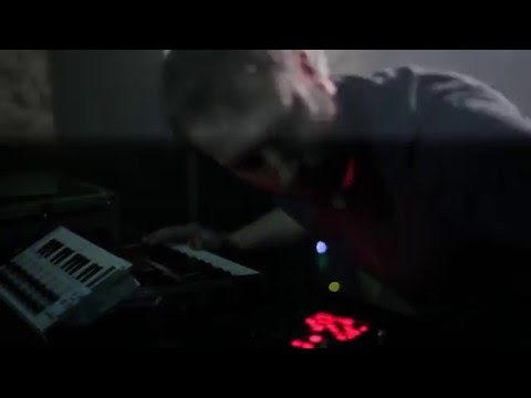 Caelum 01 at U-bahn ■ Arms and Sleepers ■ (1) 23:00 April 16, 2016