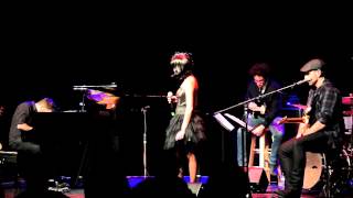 "Menina Da Lua" - Samantha Natalie