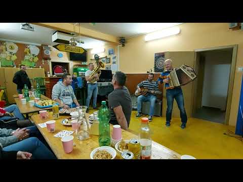 Ansambel Jarica- Pod gospodično (Lojze Slak)