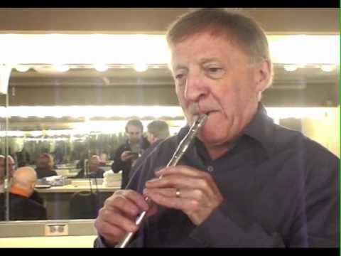 Carlos Núñez touring in the US with The Chieftains