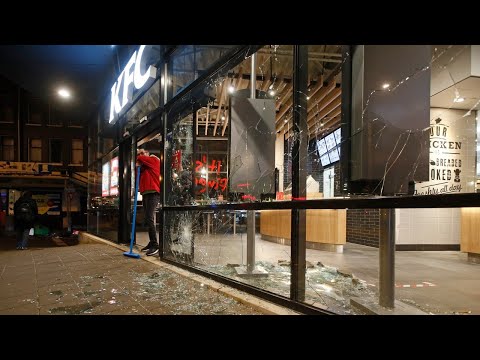 Hundreds arrested in Netherlands in anti-curfew protests