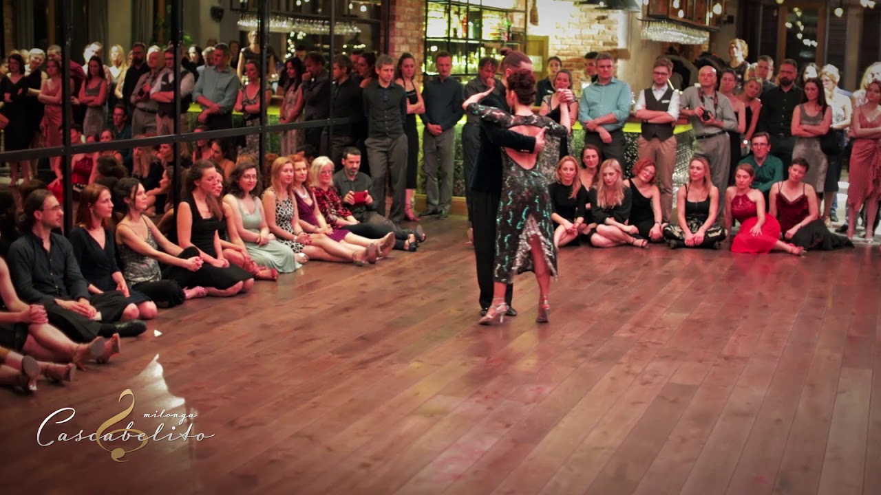 Video thumbnail for Ewa Wojtkiewicz & Piotr Roemer - Milonga Cascabelito (3/5)