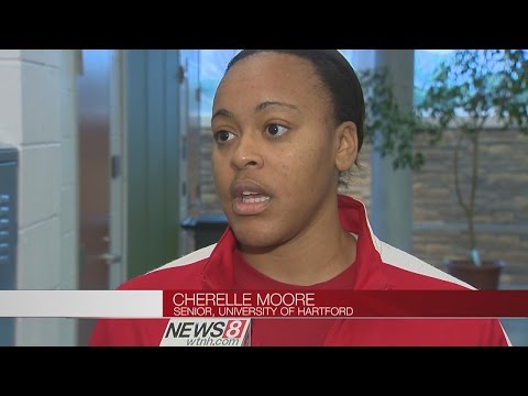 Hartford women's basketball players visit third-grade class