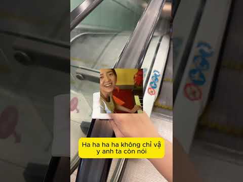 Mau dán sticker lên tay vịn thang cuốn đi nào #shorts