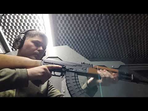 Tactical Reload (Speed Reload) AK vs. AR