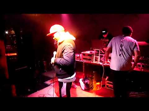 Team Black members Grijz & B.I.N.C showcase ft Kiddo Cee @Rauwe School 2-11-2019